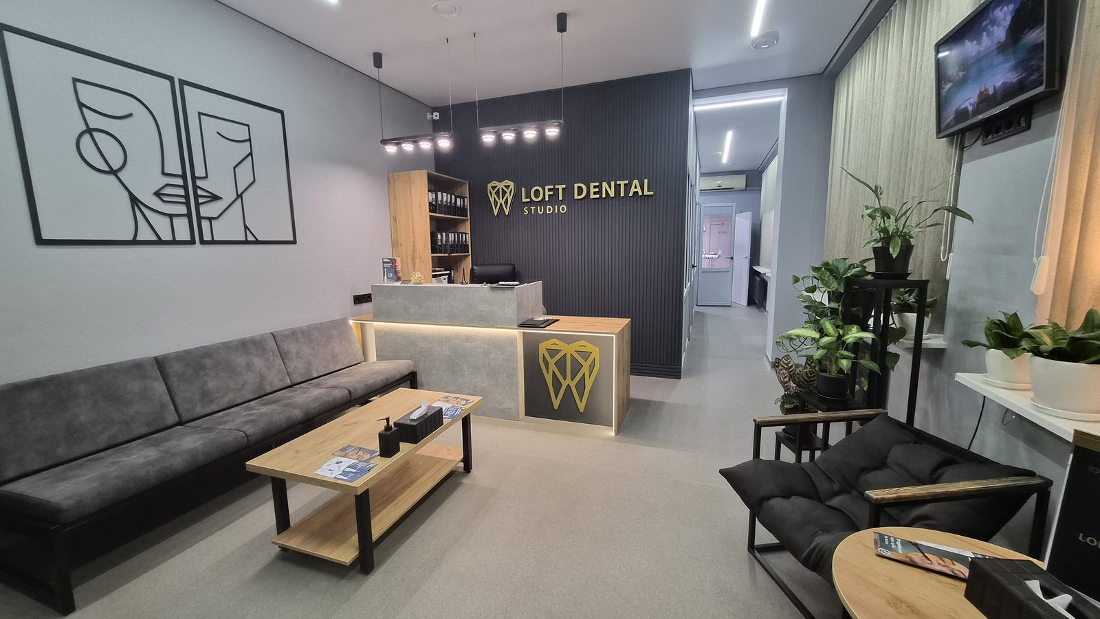 Рецепція Loft Dental Studio